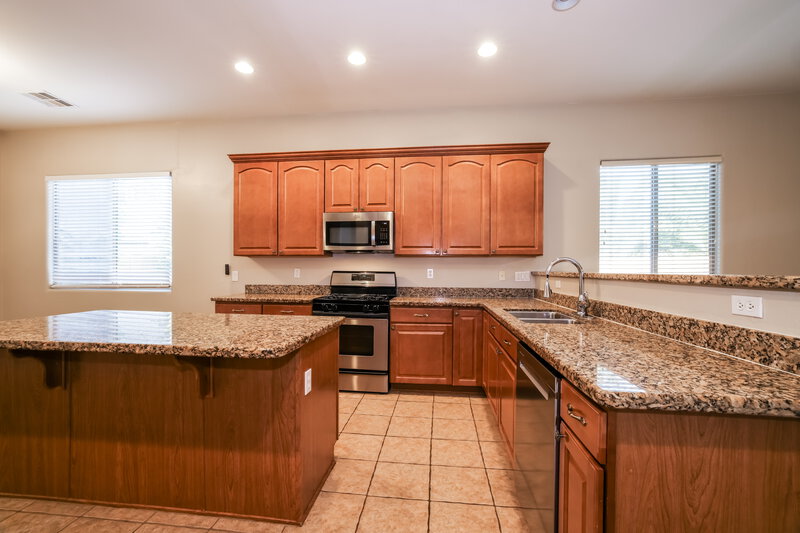 0/Mo, 4626 S Marble St Gilbert, AZ 85297 Kitchen View 2
