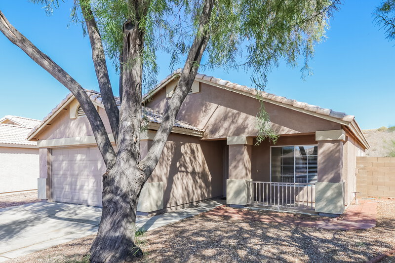 2,050/Mo, 3618 W Tina Ln Glendale, AZ 85310 Front View