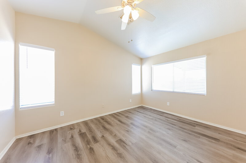 2,050/Mo, 3618 W Tina Ln Glendale, AZ 85310 Main Bedroom View