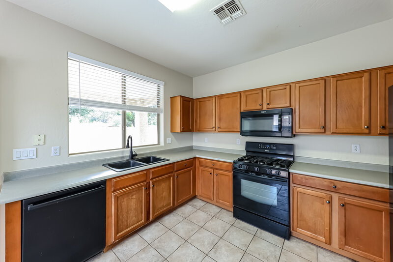 1,895/Mo, 20979 E Via del Palo Queen Creek, AZ 85142 Kitchen View 2