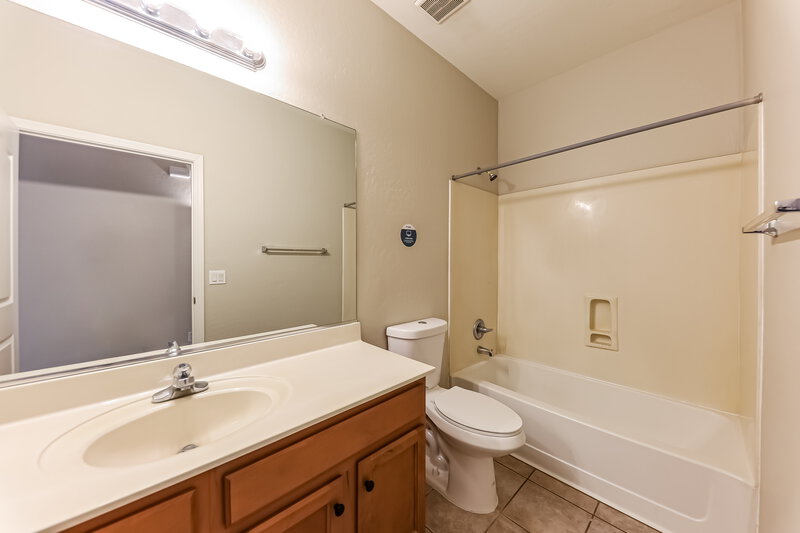 1,895/Mo, 20979 E Via del Palo Queen Creek, AZ 85142 Bathroom View