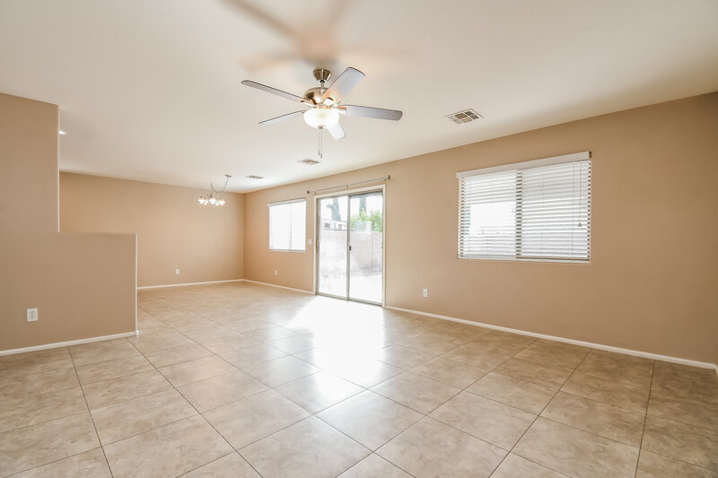 2,080/Mo, 1435 E Pryor Rd San Tan Valley, AZ 85140 Living Room View