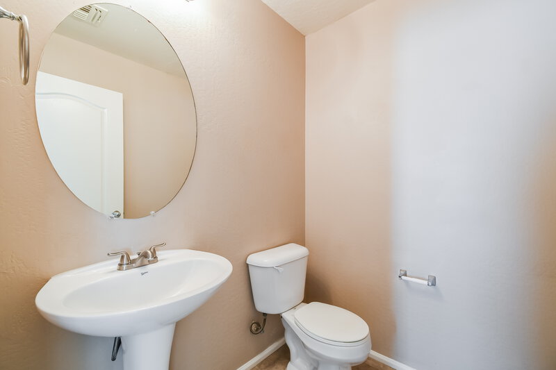 2,080/Mo, 1435 E Pryor Rd San Tan Valley, AZ 85140 Bathroom View