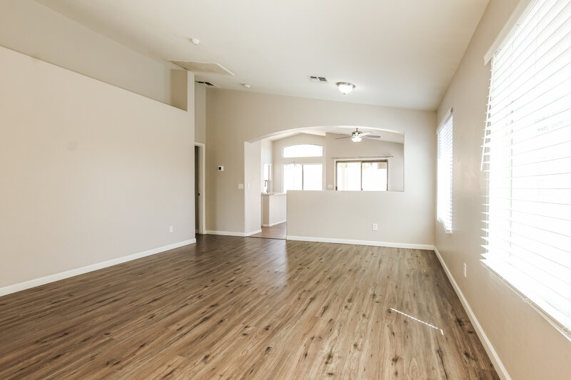 1,985/Mo, 6426 W Watkins St Phoenix, AZ 85043 Living Room View