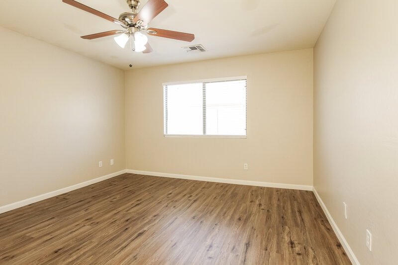 1,985/Mo, 6426 W Watkins St Phoenix, AZ 85043 Main Bedroom View