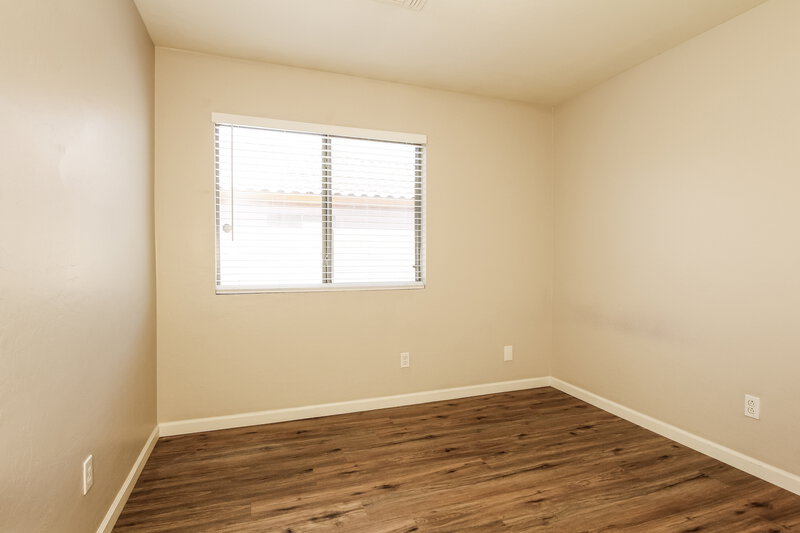 1,985/Mo, 6426 W Watkins St Phoenix, AZ 85043 Bedroom View