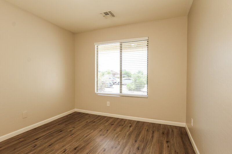 1,985/Mo, 6426 W Watkins St Phoenix, AZ 85043 Bedroom View 3