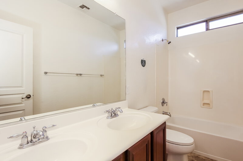 2,730/Mo, 22728 N 120th Ln Sun City, AZ 85373 Bathroom View