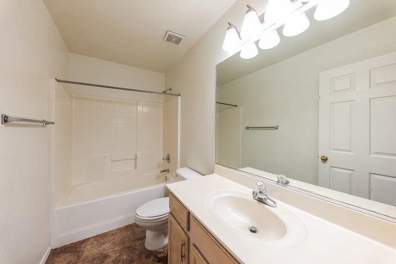1,870/Mo, 16038 W Carmen Dr Surprise, AZ 85374 Bathroom View