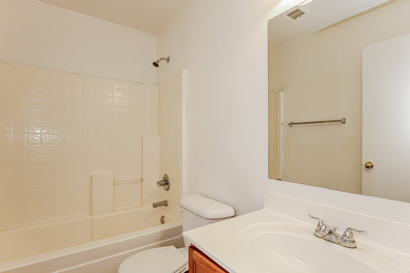 2,365/Mo, 16206 N 162nd Dr Surprise, AZ 85374 Bathroom View 2