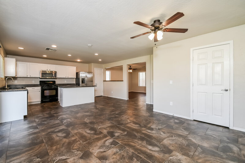 1,895/Mo, 1726 E Bradstock Way San Tan Valley, AZ 85140 Family Room View