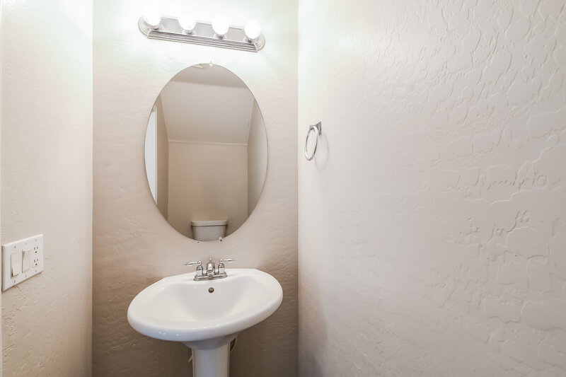 1,895/Mo, 1726 E Bradstock Way San Tan Valley, AZ 85140 Bathroom View 2