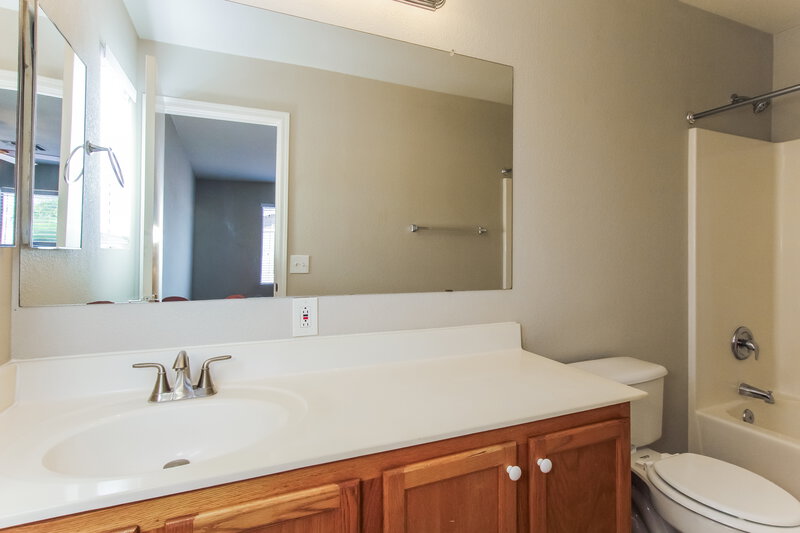 1,830/Mo, 16080 W Jackson St Goodyear, AZ 85338 Main Bathroom View