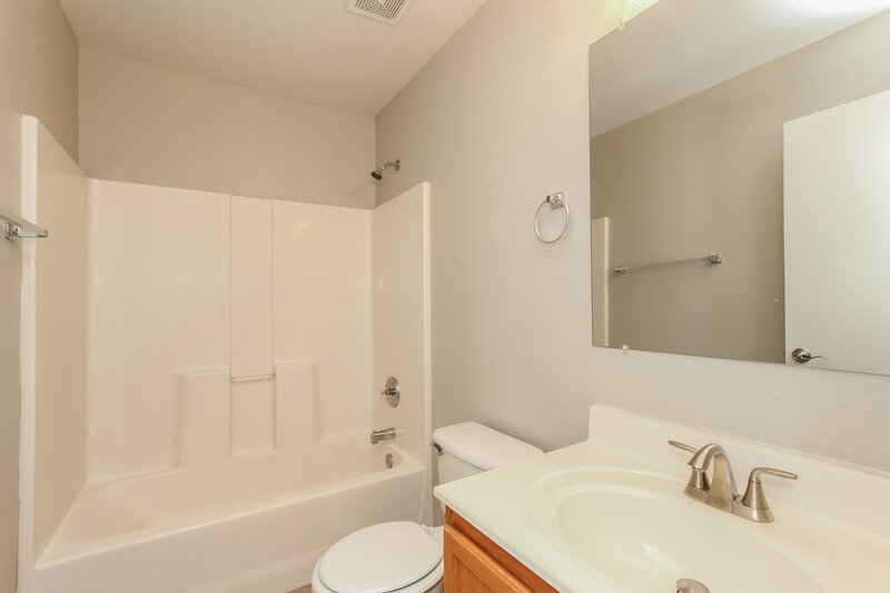 1,915/Mo, 16080 W Jackson St Goodyear, AZ 85338 Bathroom View
