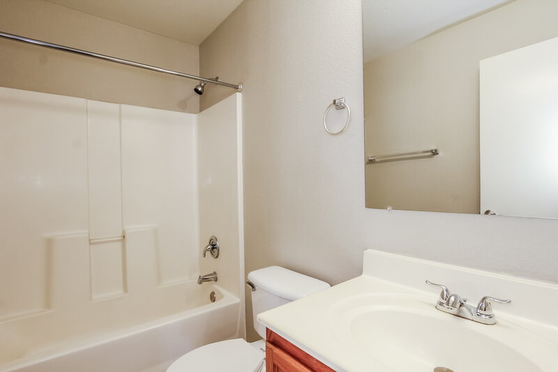 1,830/Mo, 16080 W Jackson St Goodyear, AZ 85338 Bathroom View