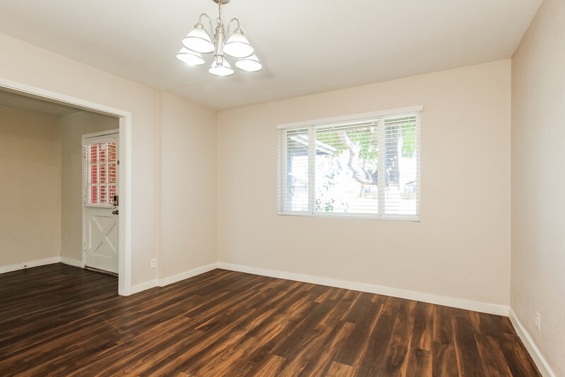 2,550/Mo, 7710 N 7Th Ave Phoenix, AZ 85021 Dining Room View