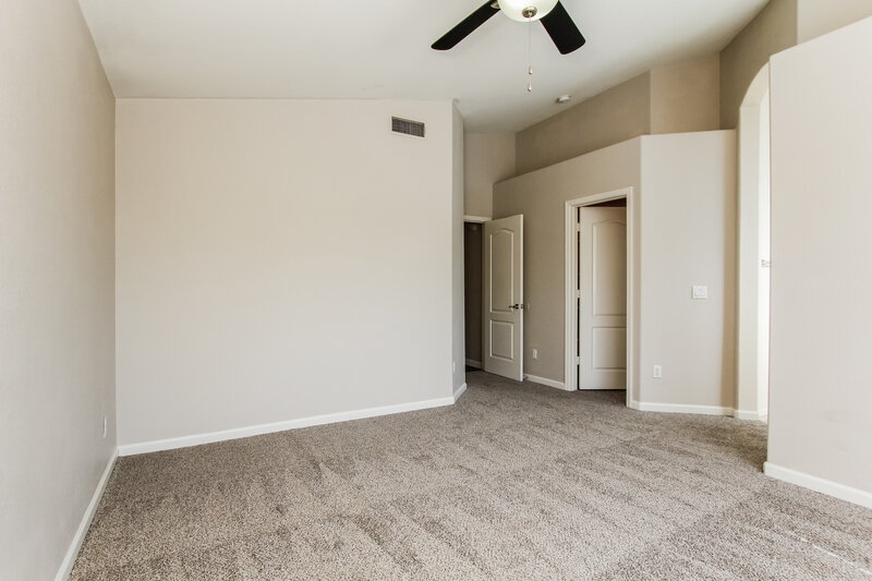 1,915/Mo, 8547 W Laurel Ln Peoria, AZ 85345 Main Bedroom View 2