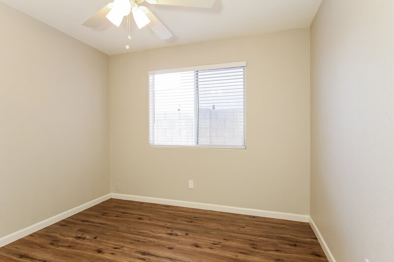 1,915/Mo, 8547 W Laurel Ln Peoria, AZ 85345 Bedroom View 2