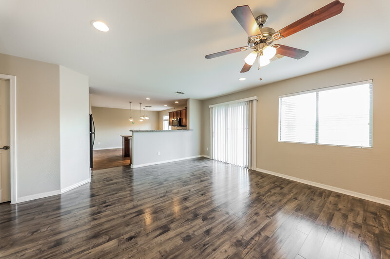 2,590/Mo, 11161 W Brittlewood Dr Phoenix, AZ 85037 Living Room View