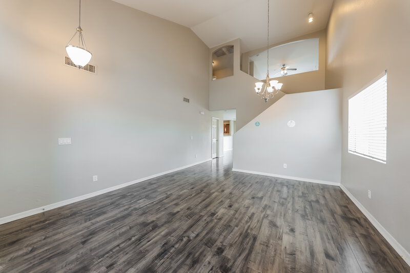 2,590/Mo, 11161 W Brittlewood Dr Phoenix, AZ 85037 Living Room View 2
