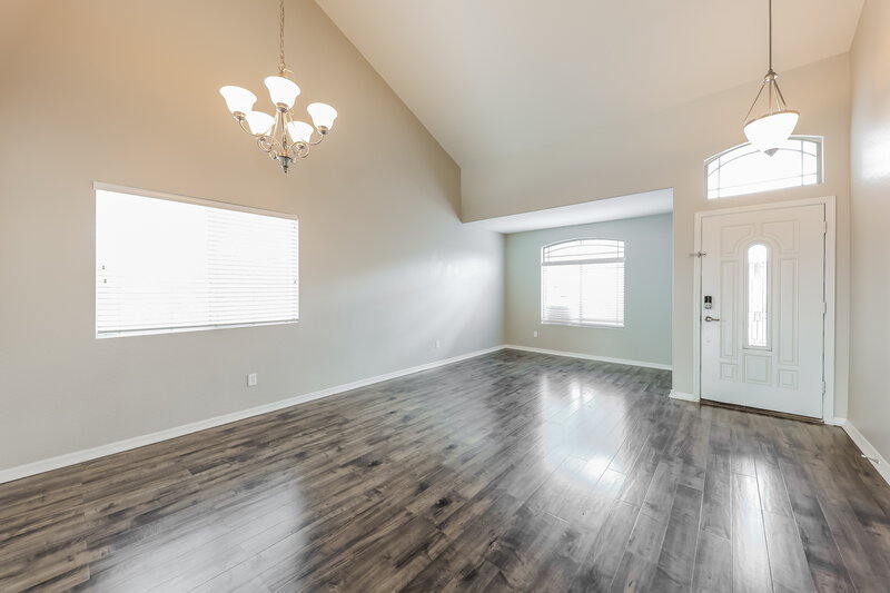 2,590/Mo, 11161 W Brittlewood Dr Phoenix, AZ 85037 Dining Room View