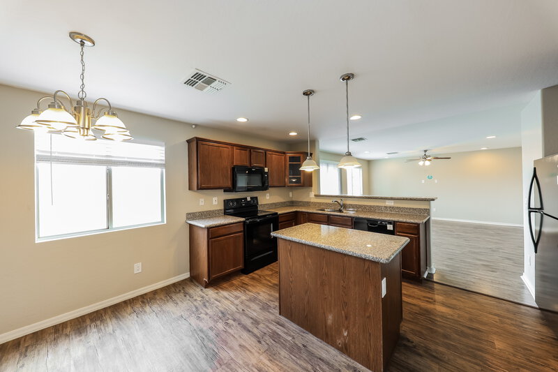 2,590/Mo, 11161 W Brittlewood Dr Phoenix, AZ 85037 Kitchen View