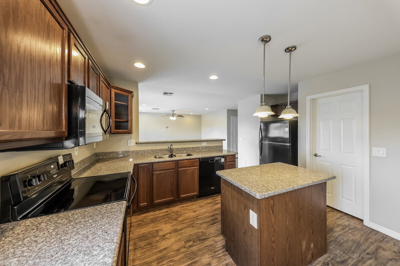 2,590/Mo, 11161 W Brittlewood Dr Phoenix, AZ 85037 Kitchen View 2