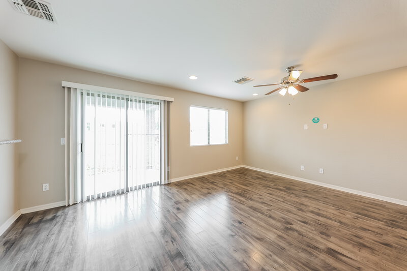 2,590/Mo, 11161 W Brittlewood Dr Phoenix, AZ 85037 Family Room View