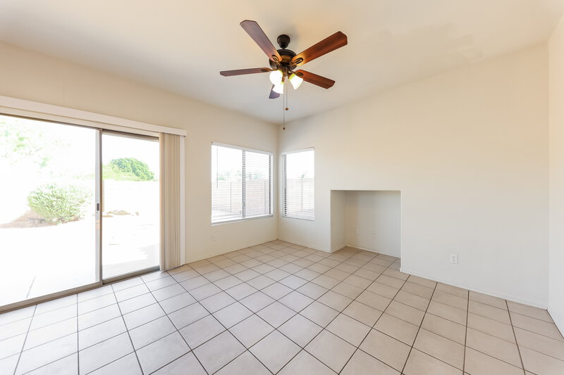 2,190/Mo, 3576 W Chama Rd Glendale, AZ 85310 Family Room View