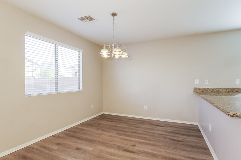 2,355/Mo, 4825 N 111th Gln Phoenix, AZ 85037 Dining Room View