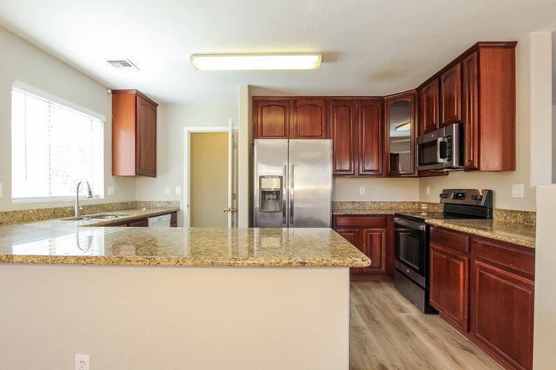2,355/Mo, 4825 N 111th Gln Phoenix, AZ 85037 Kitchen View