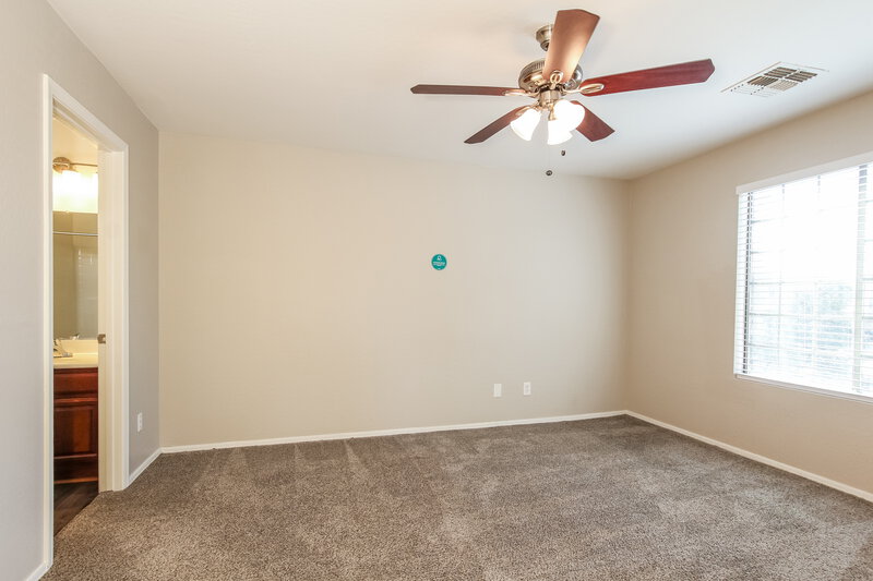 2,355/Mo, 4825 N 111th Gln Phoenix, AZ 85037 Main Bedroom View