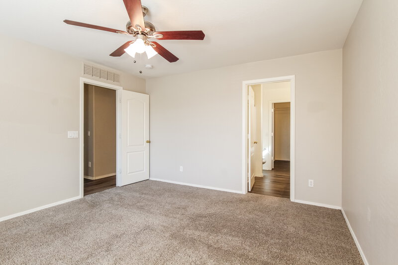 2,355/Mo, 4825 N 111th Gln Phoenix, AZ 85037 Main Bedroom View 2