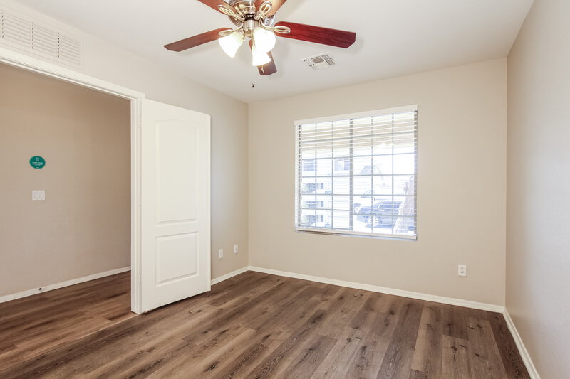 2,355/Mo, 4825 N 111th Gln Phoenix, AZ 85037 Bedroom View 2