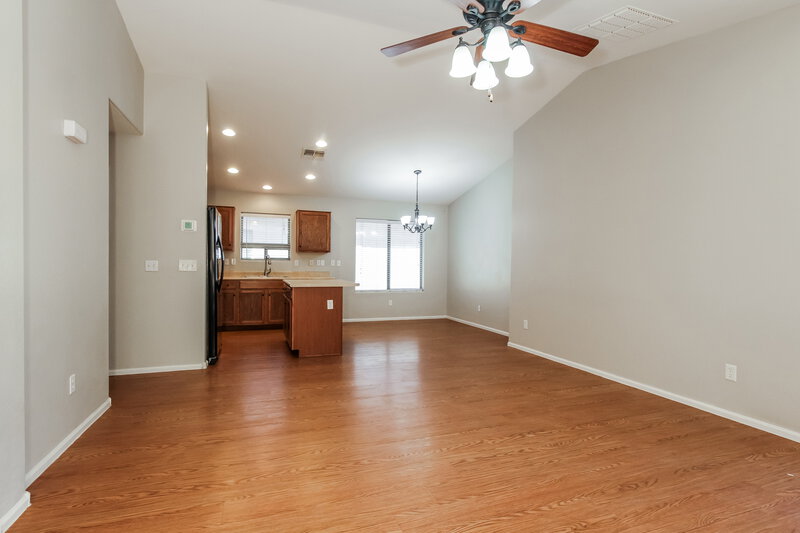 1,880/Mo, 410 E Daniella Dr San Tan Valley, AZ 85140 Living Room View 2