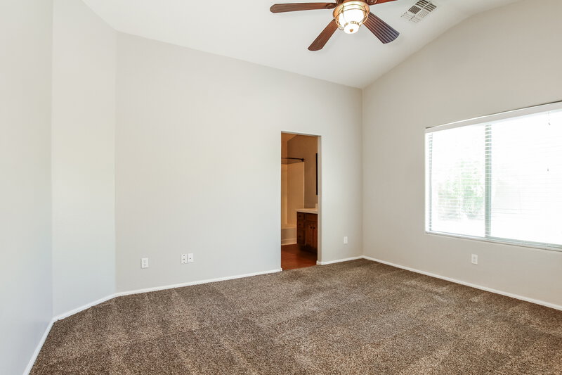 1,880/Mo, 410 E Daniella Dr San Tan Valley, AZ 85140 Main Bedroom View