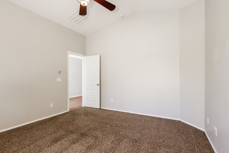 1,880/Mo, 410 E Daniella Dr San Tan Valley, AZ 85140 Main Bedroom View 2
