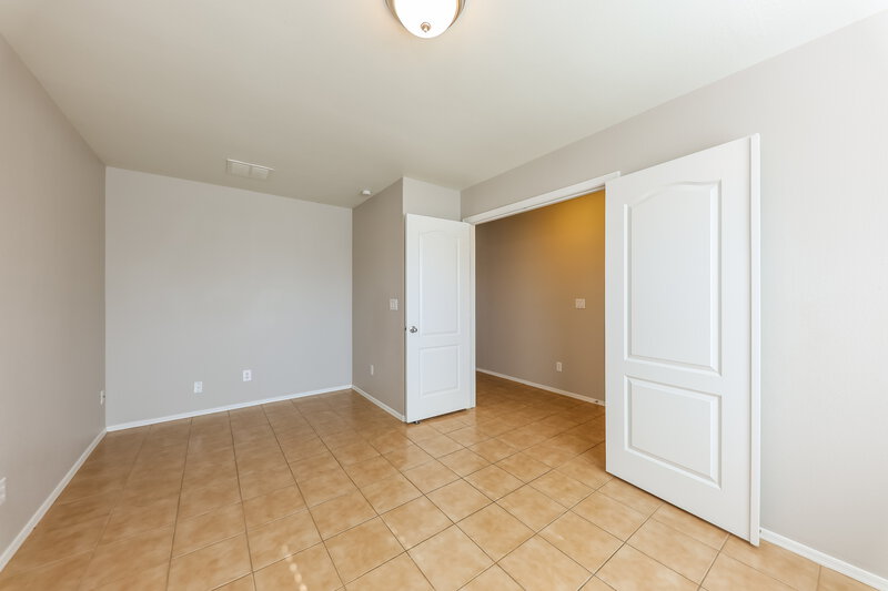 1,800/Mo, 17746 W Red Bird Rd Surprise, AZ 85387 Sitting Room View 2