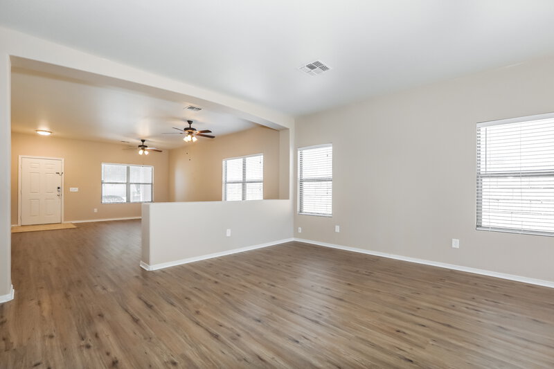 1,980/Mo, 2924 W Allens Peak Dr San Tan Valley, AZ 85142 Dining Room View 2