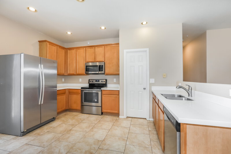 1,980/Mo, 2924 W Allens Peak Dr San Tan Valley, AZ 85142 Kitchen View 2