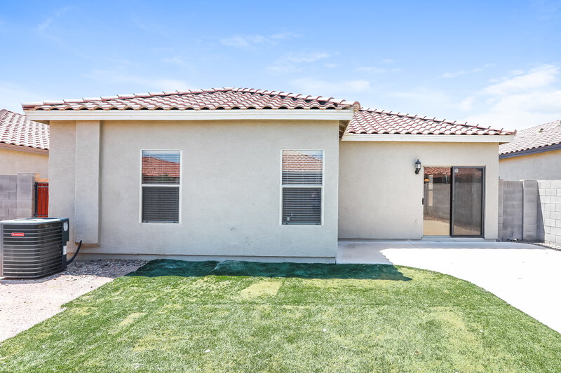 1,980/Mo, 2924 W Allens Peak Dr San Tan Valley, AZ 85142 Rear View