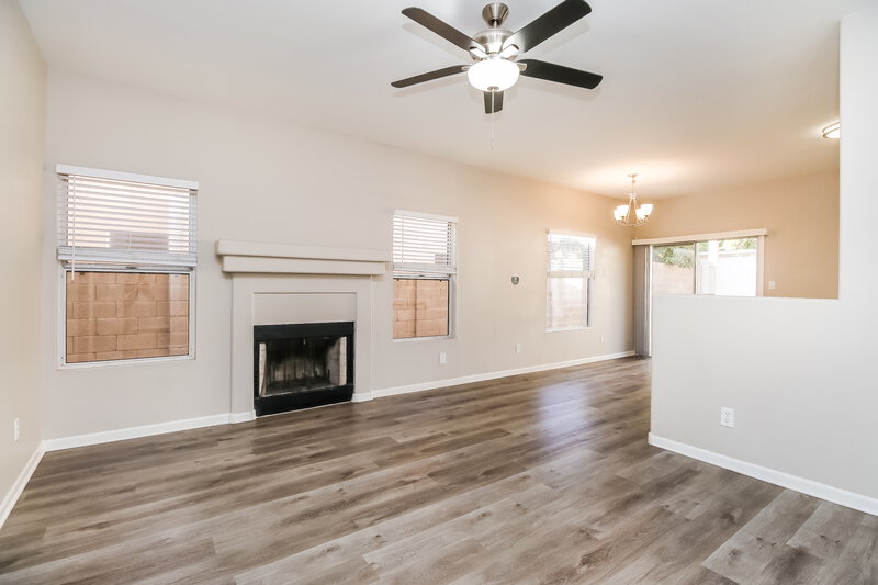 2,585/Mo, 1526 E Beacon Dr Gilbert, AZ 85234 Family Room View