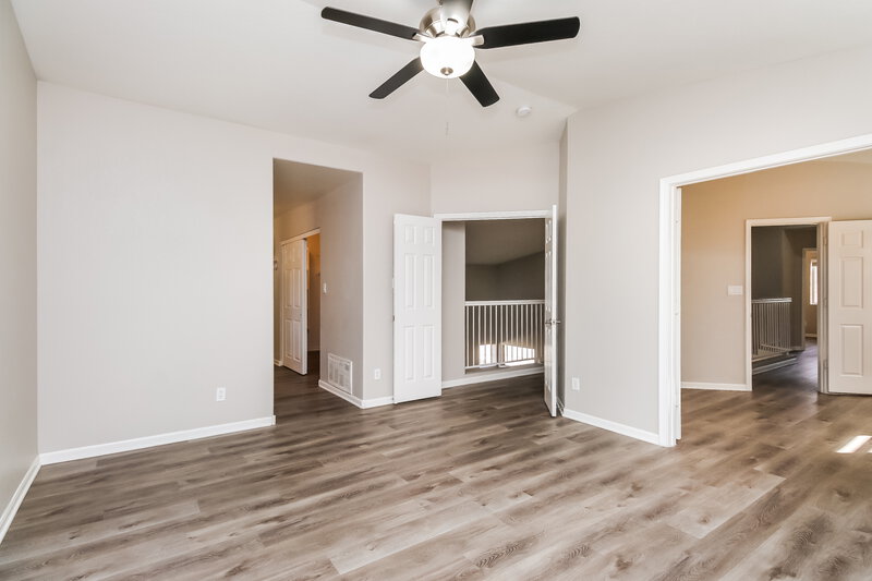 2,585/Mo, 1526 E Beacon Dr Gilbert, AZ 85234 Main Bedroom View 2