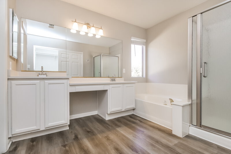 2,585/Mo, 1526 E Beacon Dr Gilbert, AZ 85234 Main Bathroom View