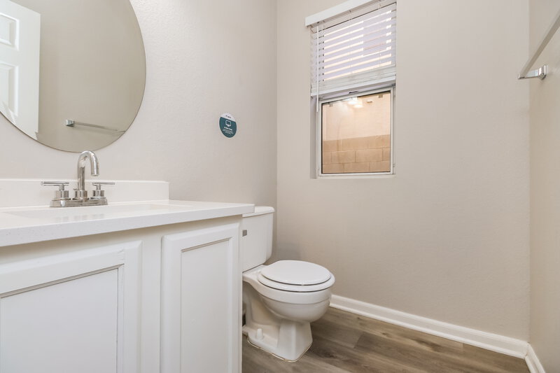 2,585/Mo, 1526 E Beacon Dr Gilbert, AZ 85234 Bathroom View 2