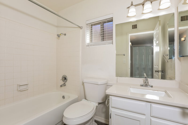 2,485/Mo, 1922 E Cortez Dr Gilbert, AZ 85234 Bathroom View