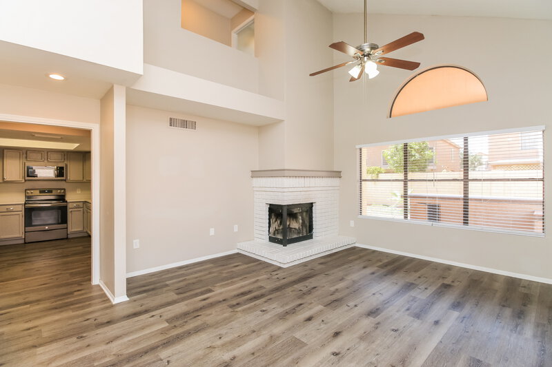 2,555/Mo, 518 N Granite St Gilbert, AZ 85234 Living Room View 2