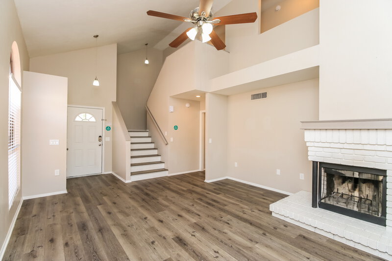 2,555/Mo, 518 N Granite St Gilbert, AZ 85234 Living Room View 3