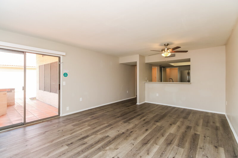 2,555/Mo, 518 N Granite St Gilbert, AZ 85234 Family Room View 2