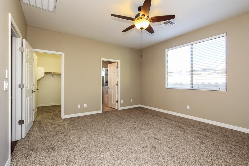 2,325/Mo, 2534 W Beverly Rd Phoenix, AZ 85041 Master Bedroom View